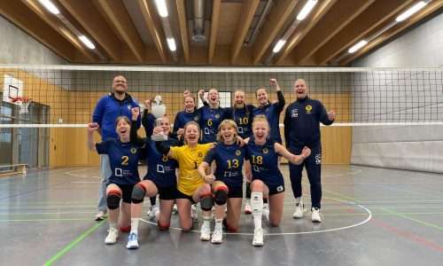 Pokalübergabe für die Damen 2 der Donau Volleys Regensburg